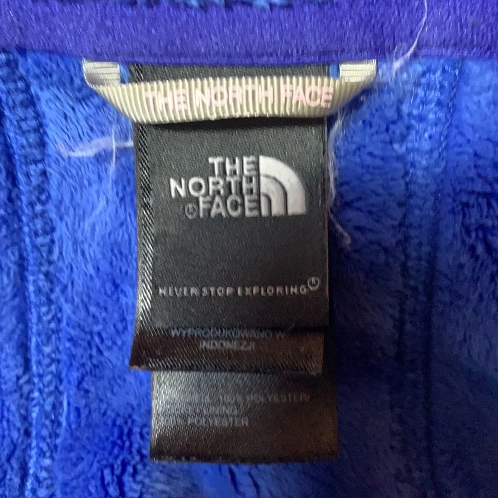 North Face Women’s Jacket. Fluffy inside. Soft and cuddly. Size large. - Picture 5 of 9